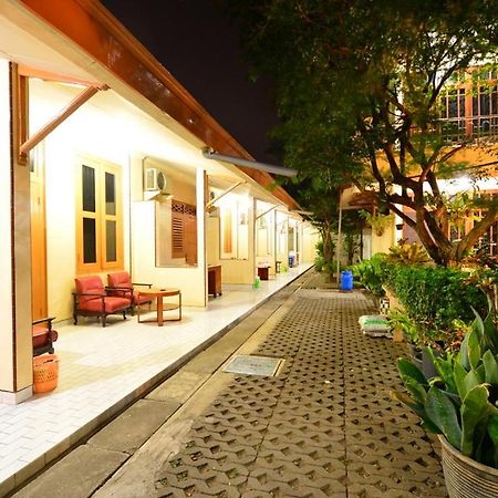 Hotel Paviljoen Surabaya Exterior foto